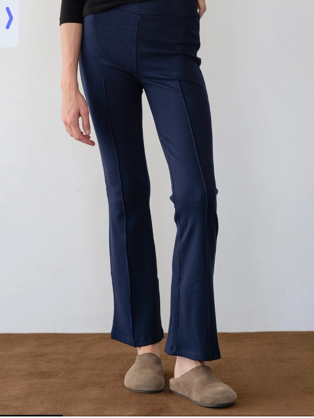 Donni kick flare. Navy. Small.